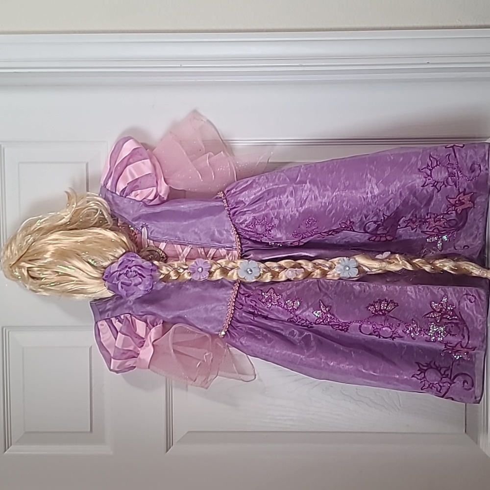 DISNEY RAPUNZEL COSTUME (SIZE C4) with WIG